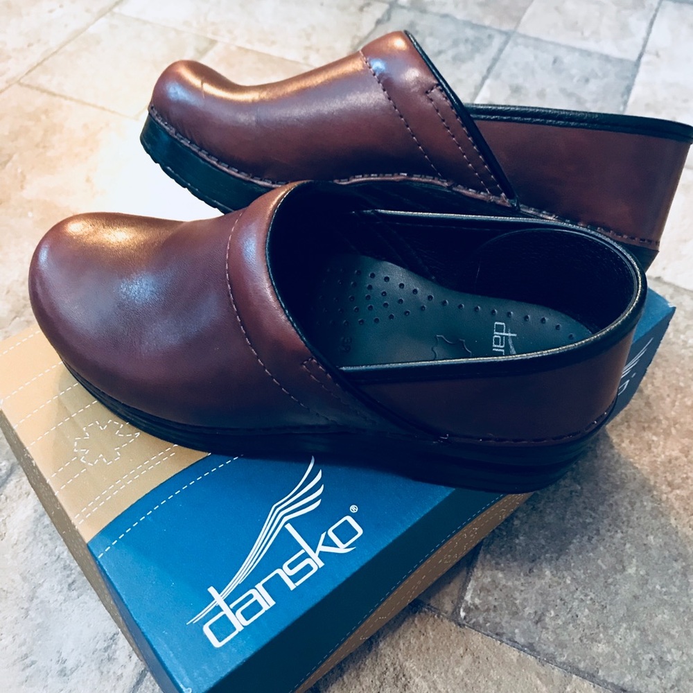 Dansko Professional Clog (Women’s)